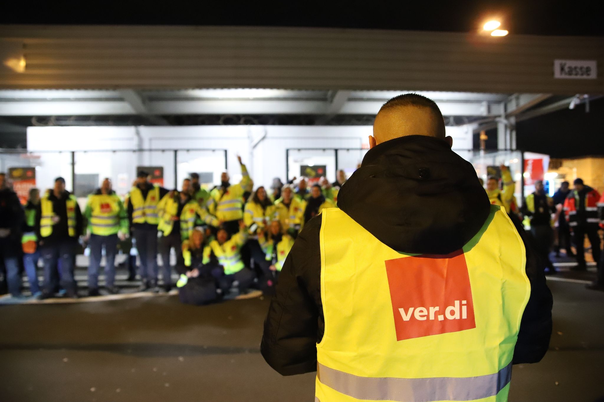 Neue Warnstreiks treffen Zehntausende Flugreisende
