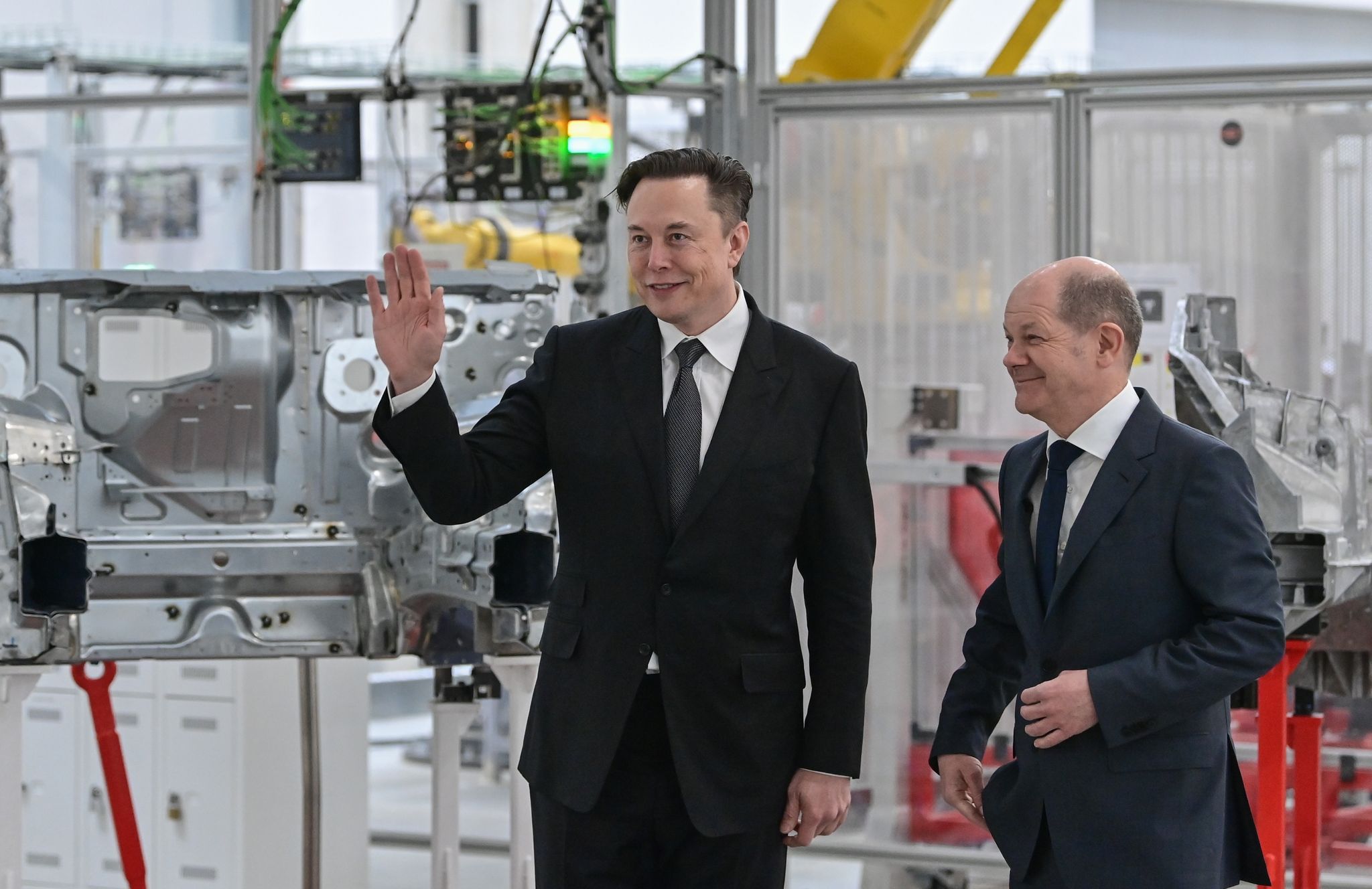 Scholz pro Tesla-Ausbau – Anschlag «terroristischer Akt»