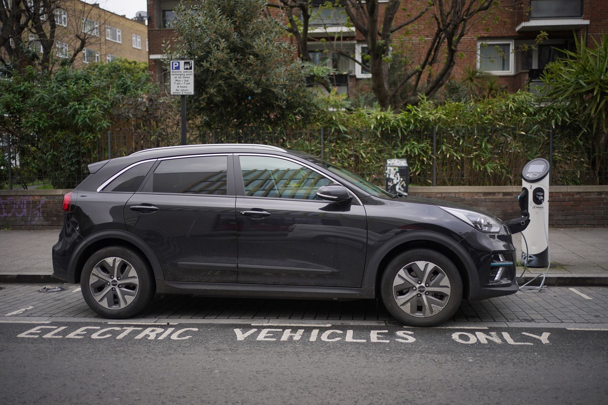 Erneut weniger Elektroautos im März – Ziel in weiter Ferne