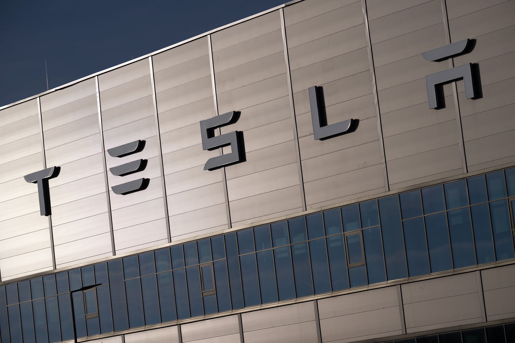 Tesla rechnet mit Produktionssteigerung in deutschem Werk