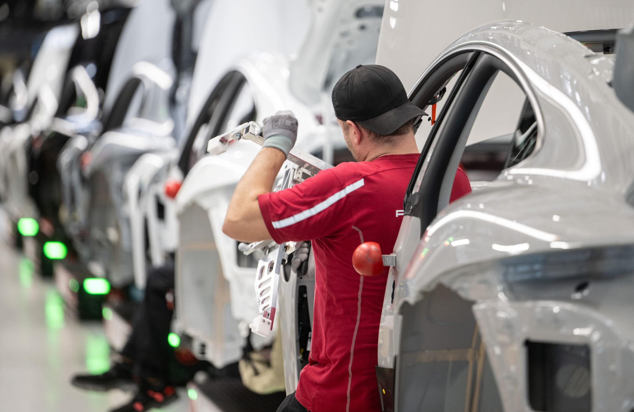 Auto-Konzerne wollen Techriesen bei Software entgegentreten